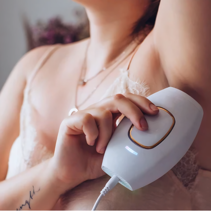 Lumea – Pijnvrije IPL Haarverwijderaar voor Thuisgebruik, nu tijdelijk met gratis flesje tea tree oil voor naverzorging